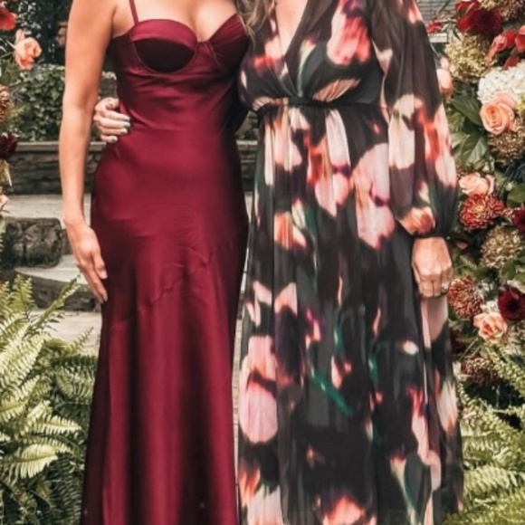 Sayla gown - Picture 5 of 5